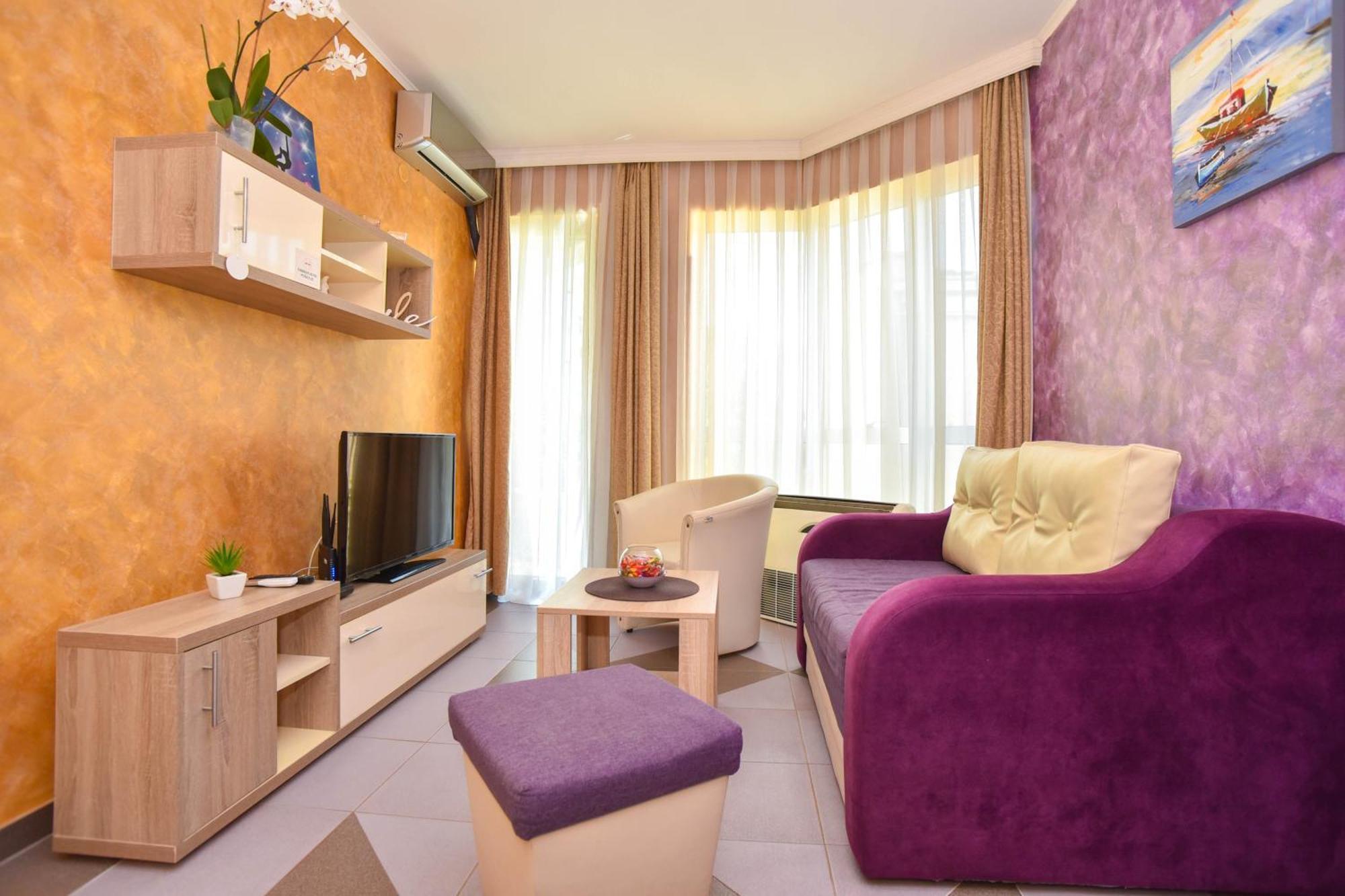 Golden Lavender Apartament *
